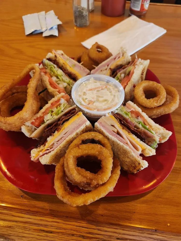 Club Sandwich Onion Rings & Cole Slaw